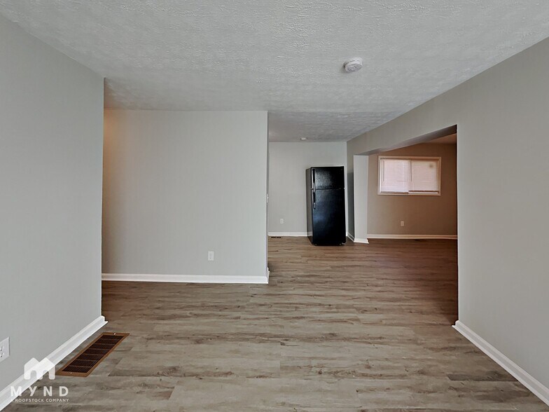 Building Photo - 9525 Rivertown Rd