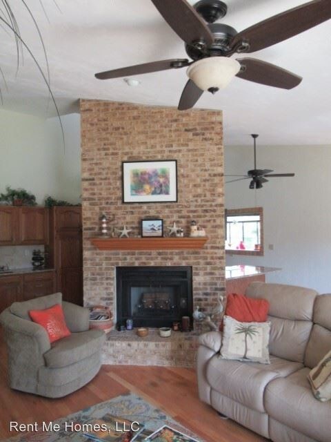 Building Photo - 3 br, 2 bath House - 204 Sage Brush Trail