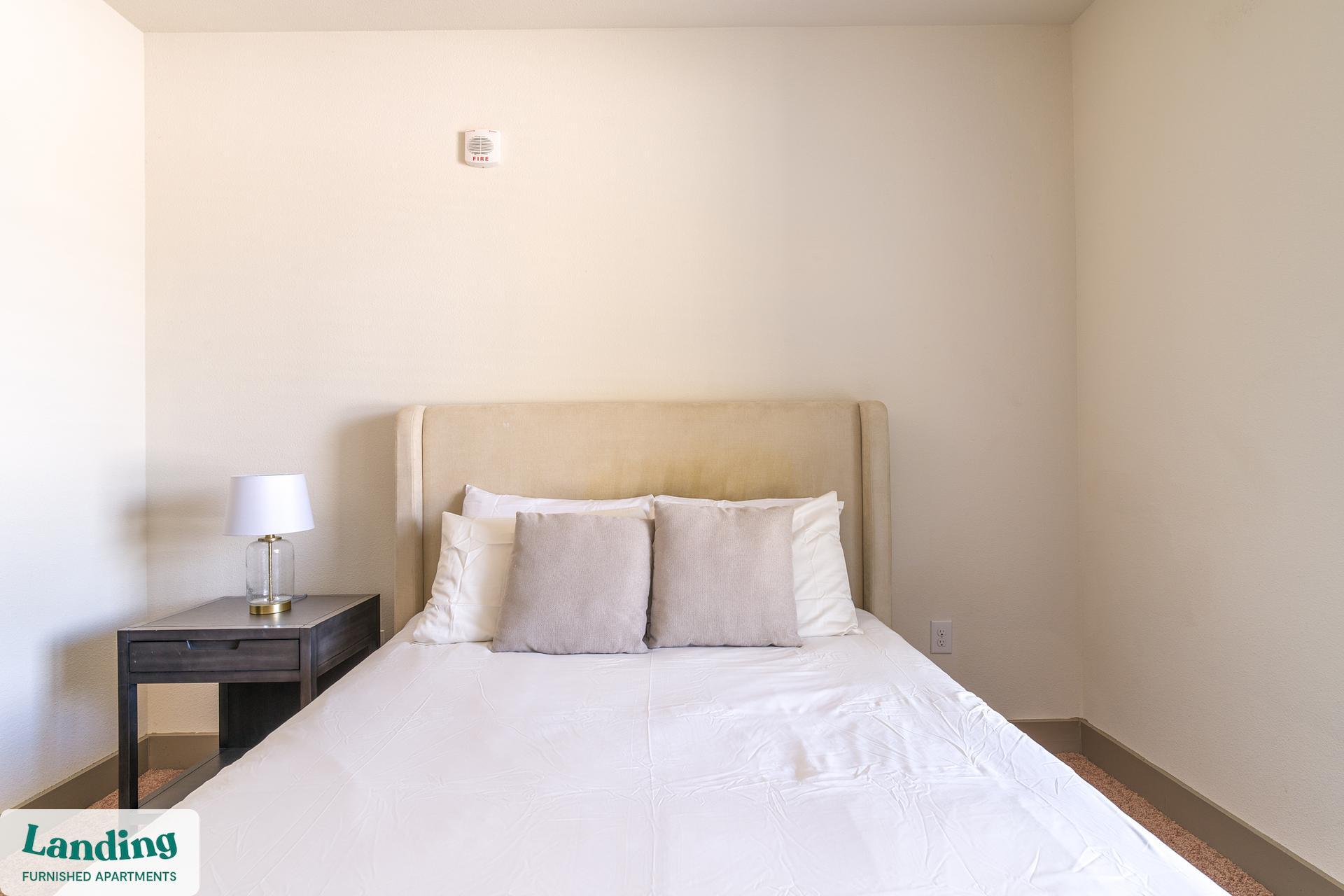 Building Photo - 300 Enclave Dr