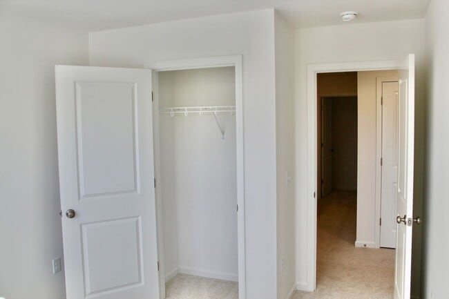 Building Photo - 464 Blair Rd