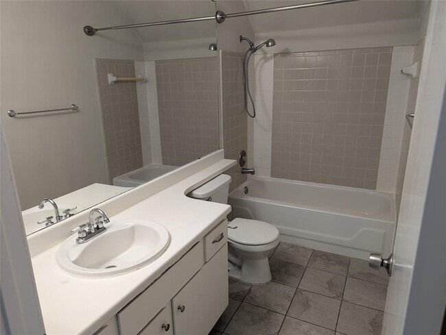 Building Photo - 1504 Windy Park Dr