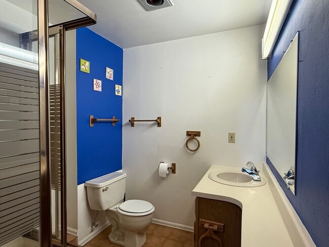 Building Photo - Open Tri-Level Townhome With Tons Of Space...