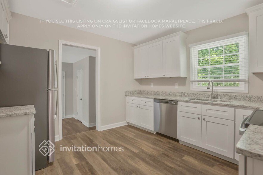 Building Photo - 2582 Hatfield Cir SE