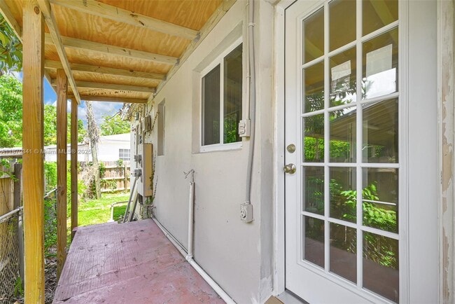 Building Photo - 2622 SW 36th Ave