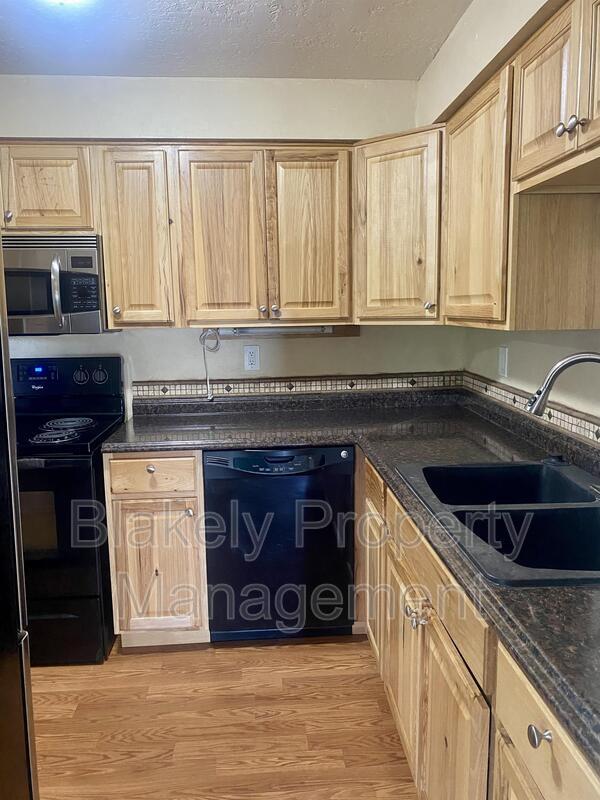 Building Photo - 1541 Marilyn Cir