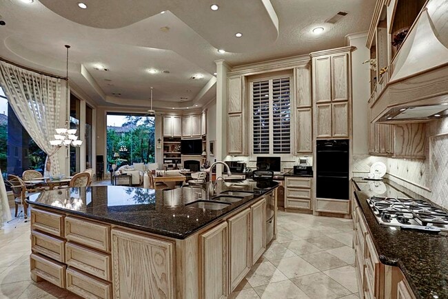 Building Photo - 11101 S Country Squire