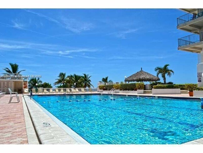 Building Photo - 5401 Collins Ave