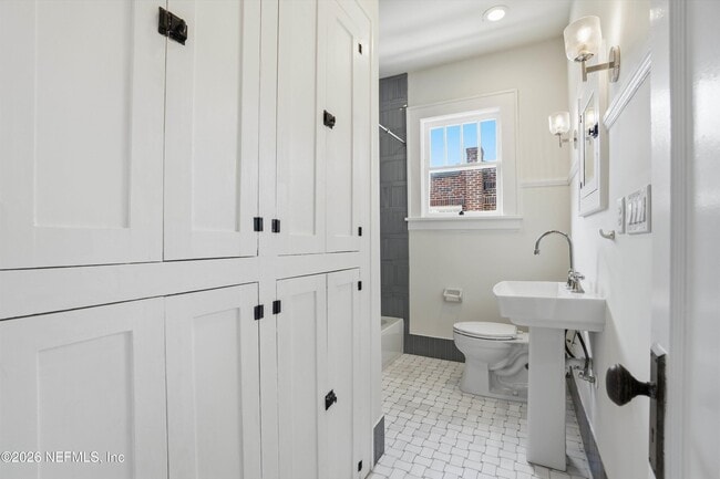 Building Photo - 2817 Selma St