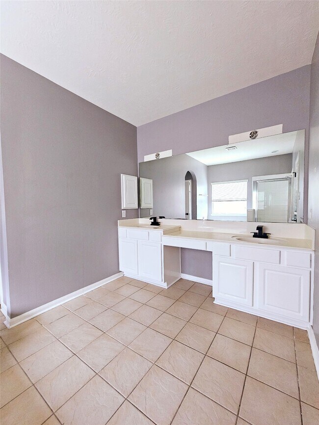 Building Photo - 3629 Pine Valley Dr