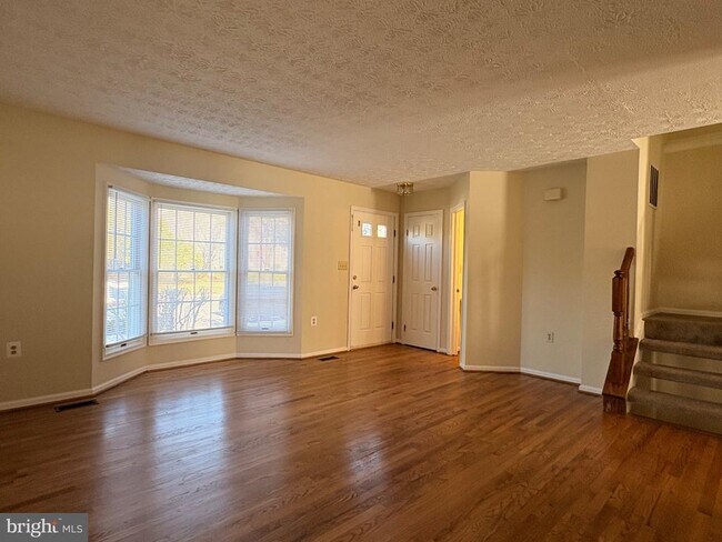 Building Photo - 2120 Commissary Cir