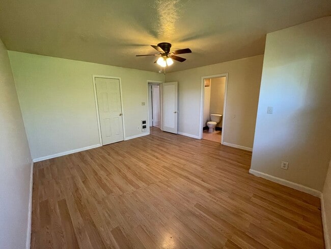 Building Photo - Cozy 1-Bedroom Available in Woodlawn