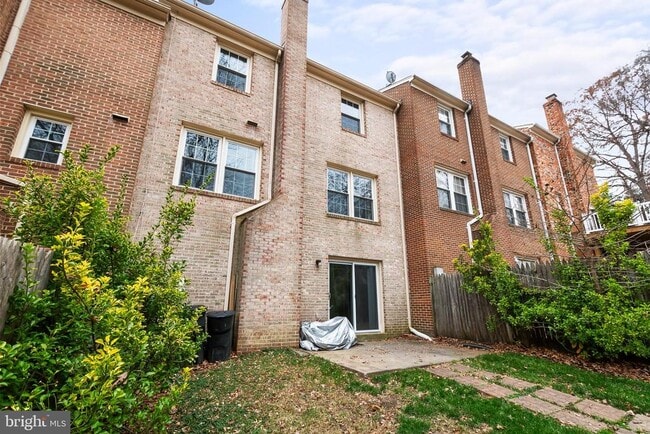 Building Photo - 9518 Hunt Square Ct