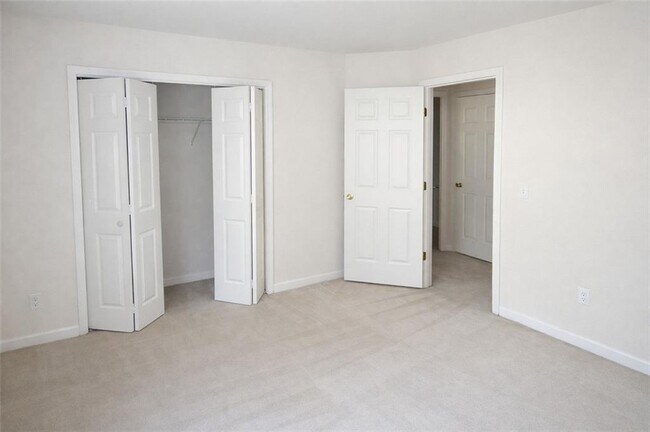 Building Photo - 2820 Jamont Ct