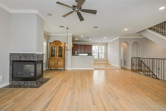 Building Photo - 5510 Blossom St
