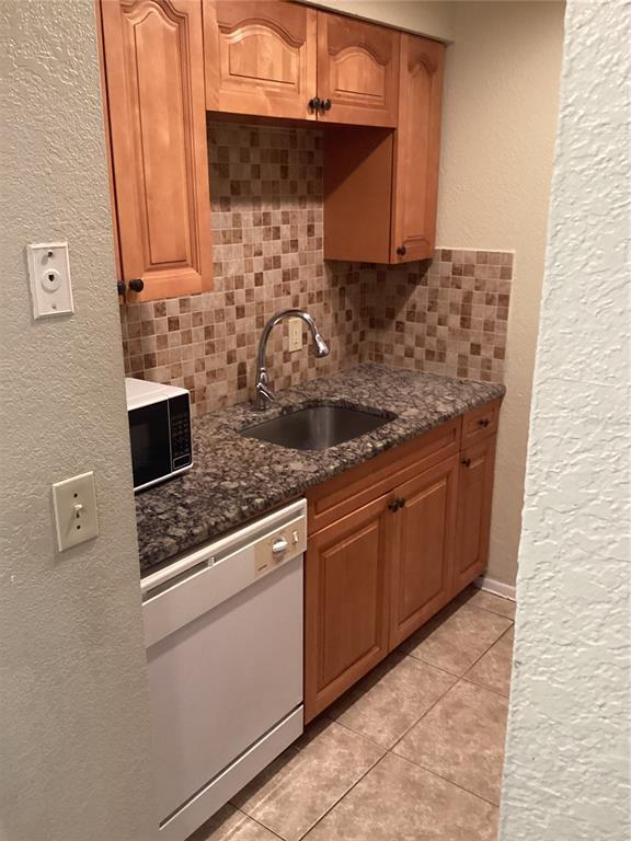 Building Photo - 14321 Hanging Moss Cir