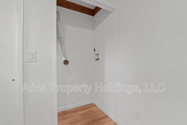 Building Photo - 206 Palomino Pl