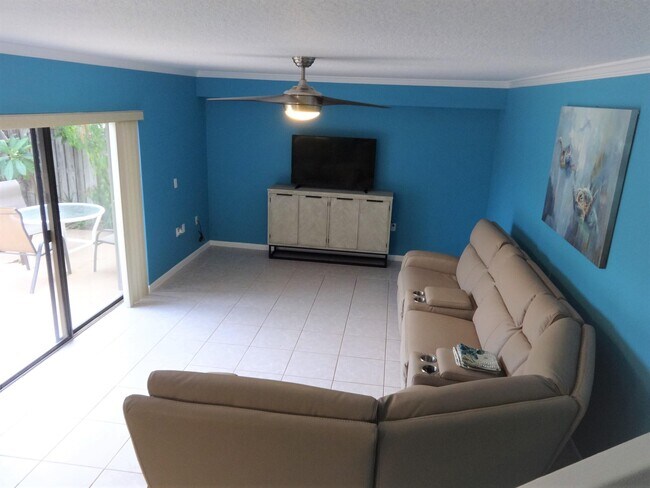 Building Photo - 2334 23rd Ct