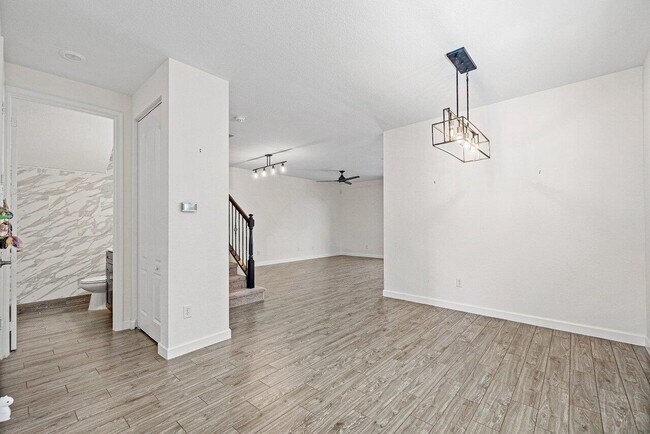 Building Photo - 12949 Anthorne Ln