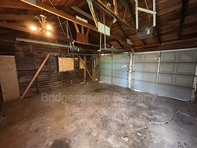 Building Photo - 51 S Sperling Ave