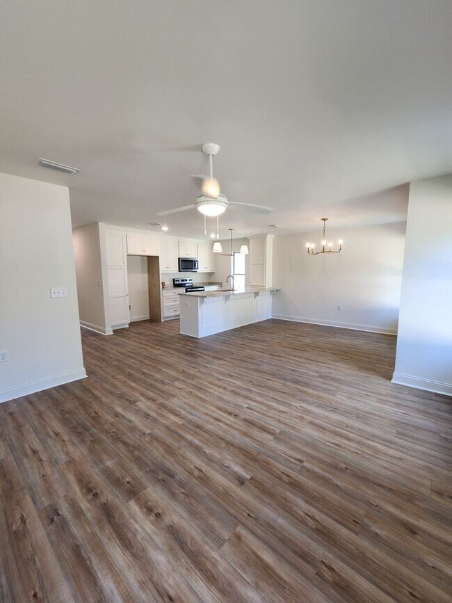 Building Photo - !!New Construction!! NEAR Pinegrove Elementary/Middle - 4BR Home with Granite Countertops, LVP Fl...
