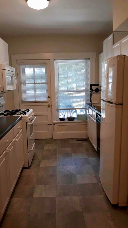 Building Photo - 1270 Boland Pl