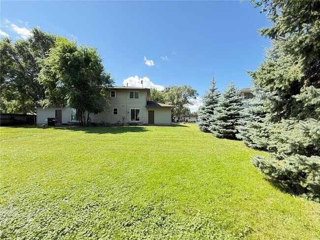 Building Photo - 415 Belle Aire Dr