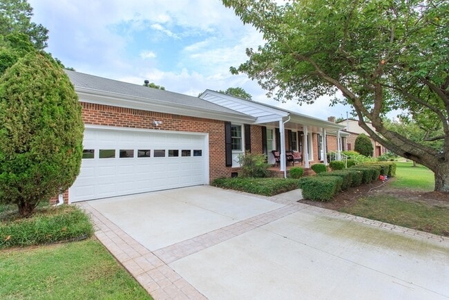 Building Photo - 3617 Hermitage Dr