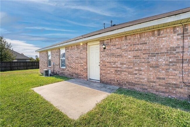Building Photo - 317 E Marietta Ct