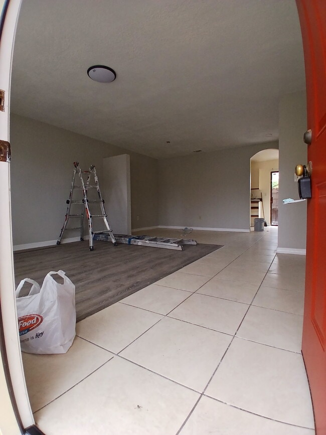 Building Photo - 7454 Wynnewood Square