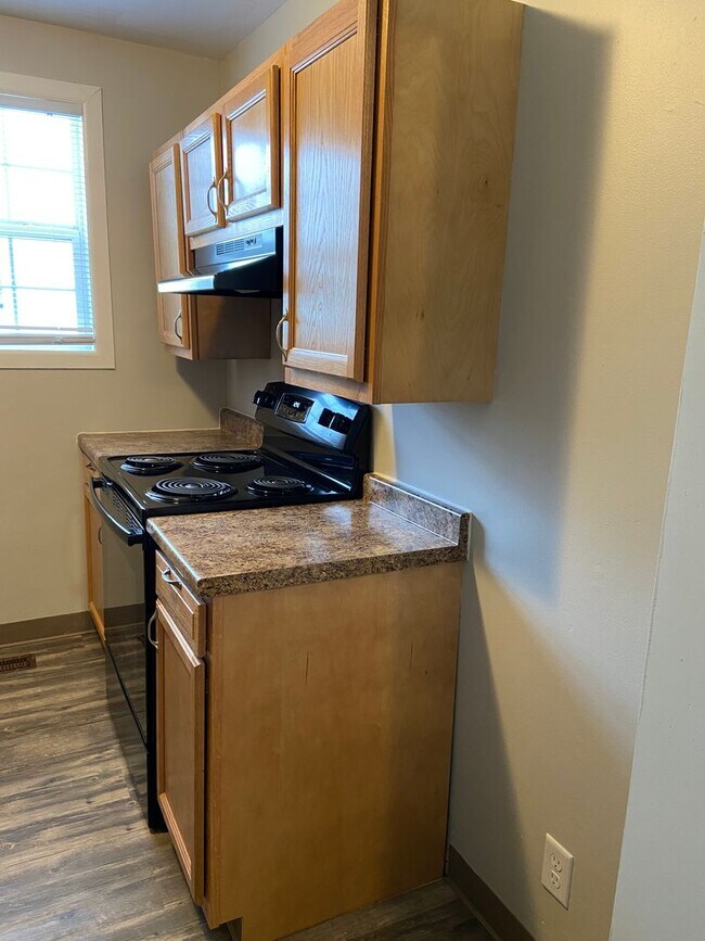 Building Photo - 360-362 E Hinman Avenue