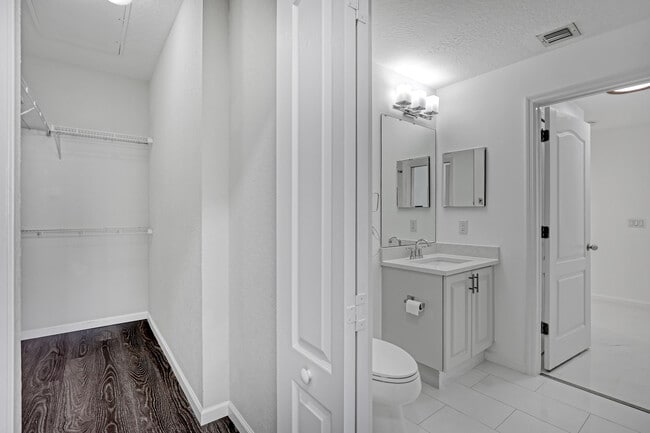 Building Photo - 11026 Legacy Dr