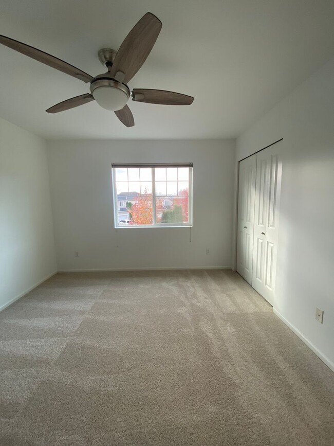 Building Photo - Pride of Ownership in this 3 BDRM, 2.5 BAT...