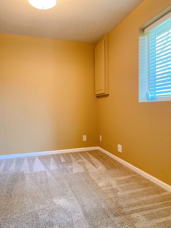 Building Photo - Beautiful 3 bed, 2 bath house at $2095 *PR...