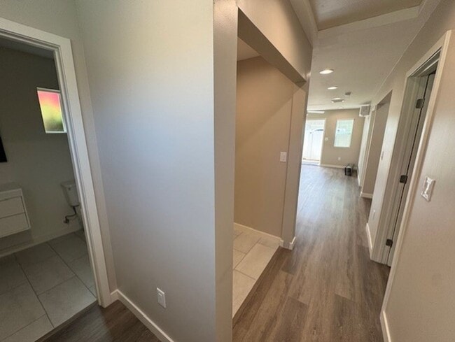 Building Photo - Modern-Brand New back house