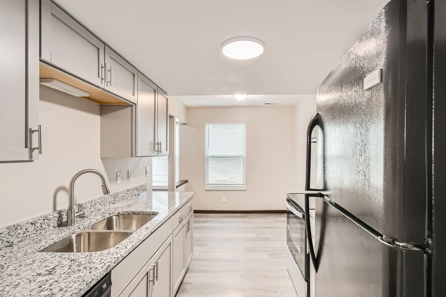 Building Photo - 6168 Fortin Ct