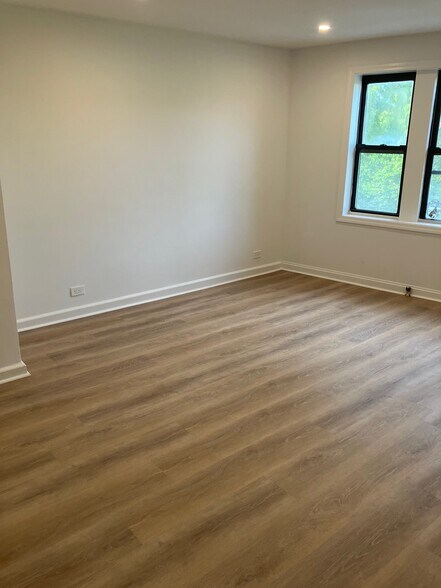 Primary Photo - 214 Rockland Ave