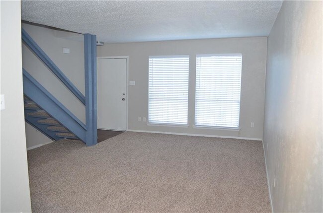 Building Photo - 4634 Country Creek Dr
