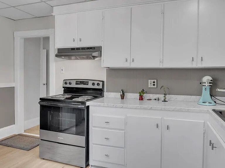 Building Photo - 280 Main St