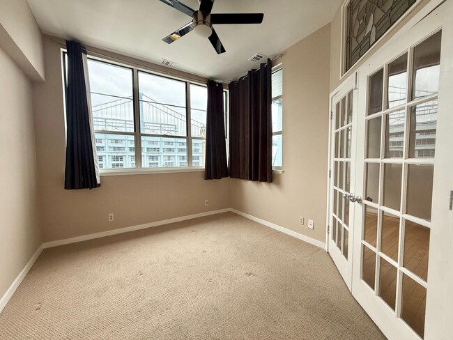 Building Photo - 3 N Christopher Columbus Blvd