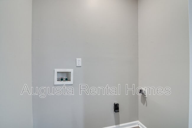 Building Photo - 4035 Calypso Dr