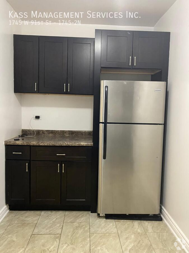 Building Photo - 1745 W 91st St