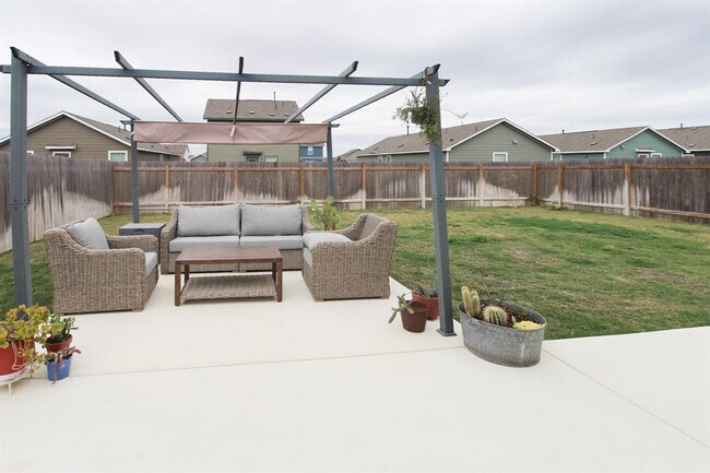 Building Photo - 2307 Red Sky Dr