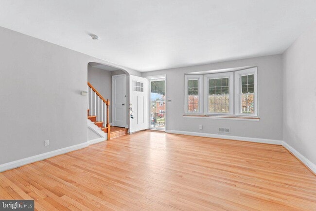 Building Photo - 131 Stanmore Rd