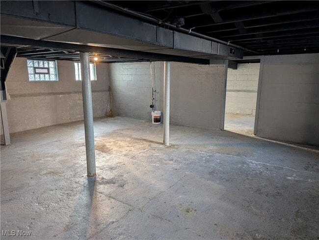 Building Photo - 2939 E 130th St