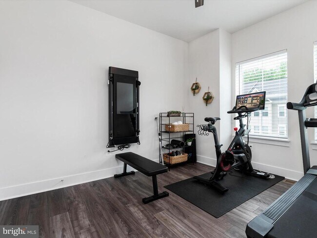 Building Photo - 2552 Buckthorn Dr