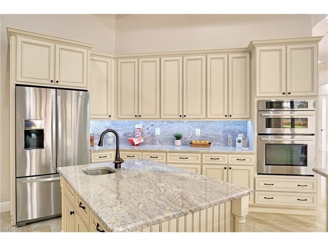 Building Photo - 601 SW 40th Terrace