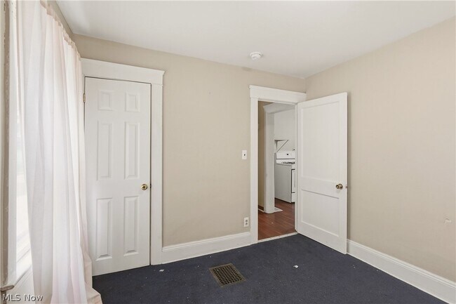 Building Photo - 515 E 143rd St