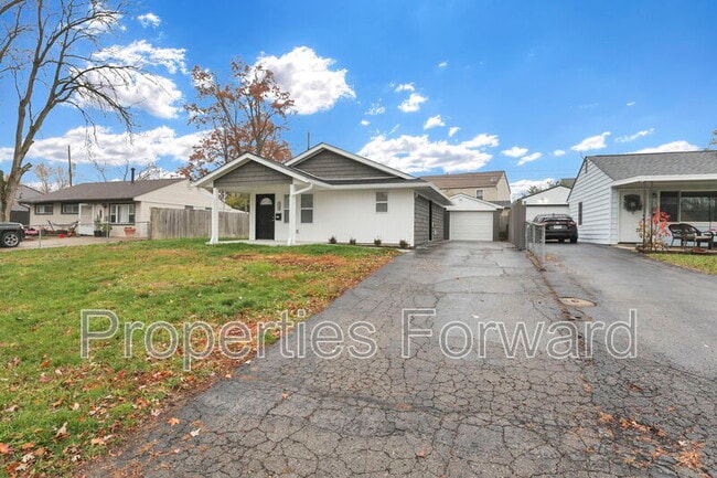 Building Photo - 1734 Eastfield Dr N