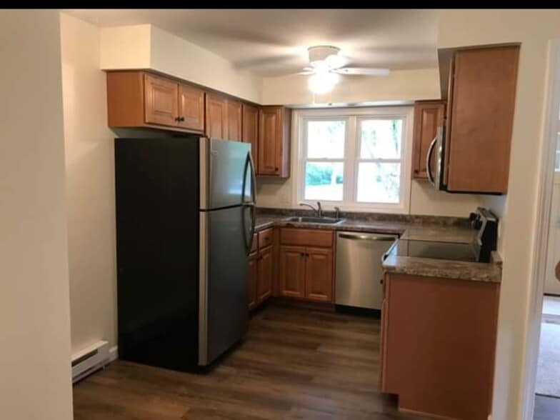 Kitchen - 5616 Gardner Rd