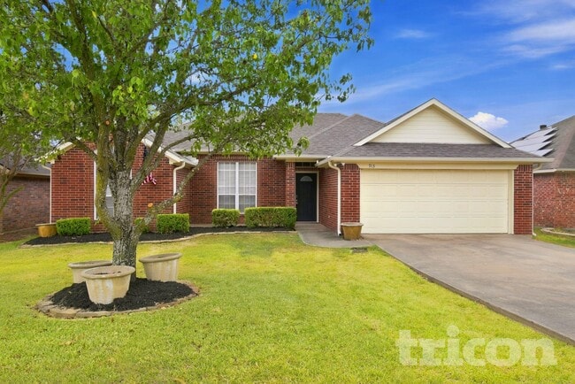 Building Photo - 913 Brookhaven Dr